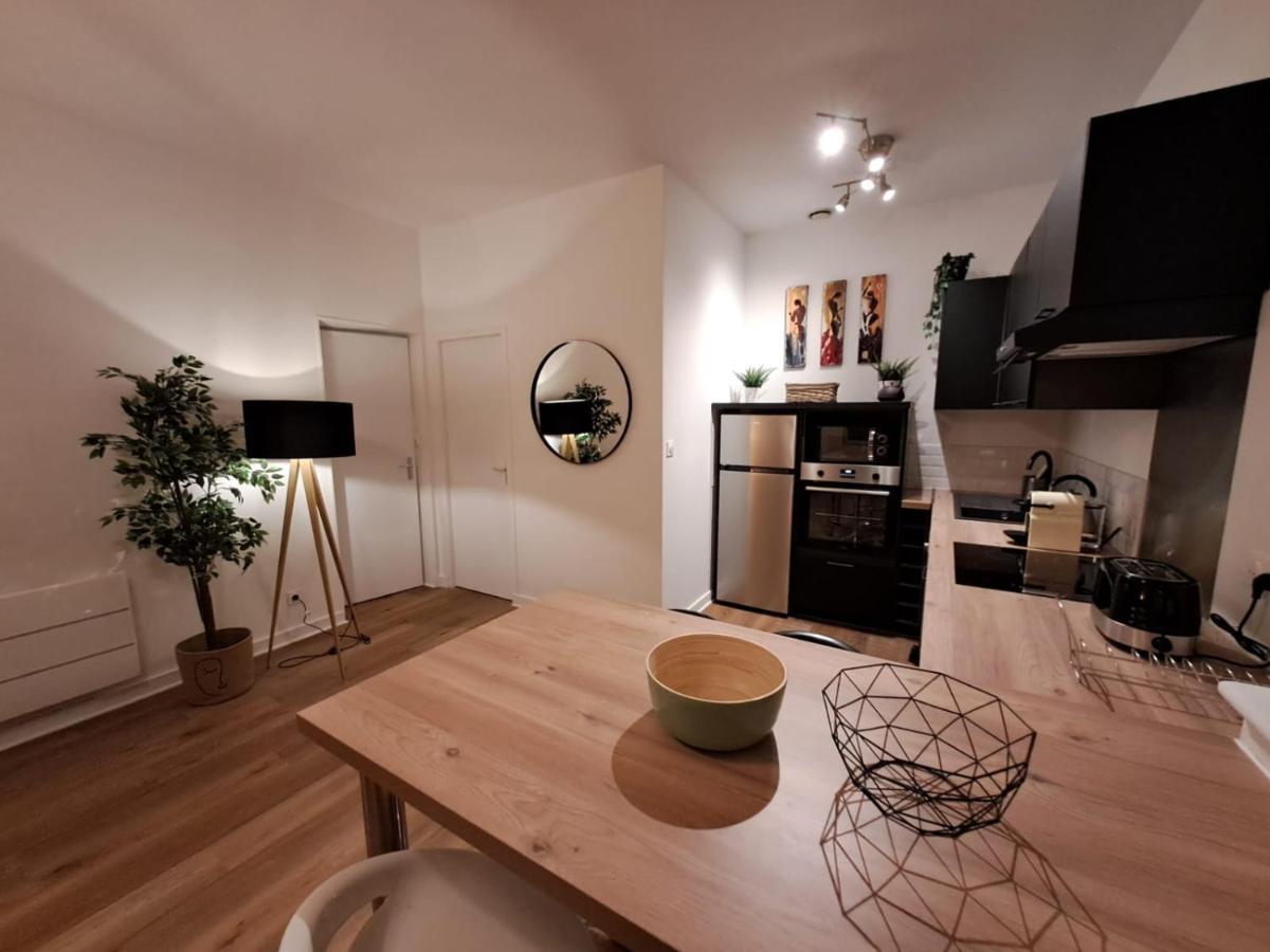 Le Saint Jean , Centre Historique, Wifi, Tout Equipe, Ideal Famille, Business, Ou Simple Escapade Niort Exterior photo